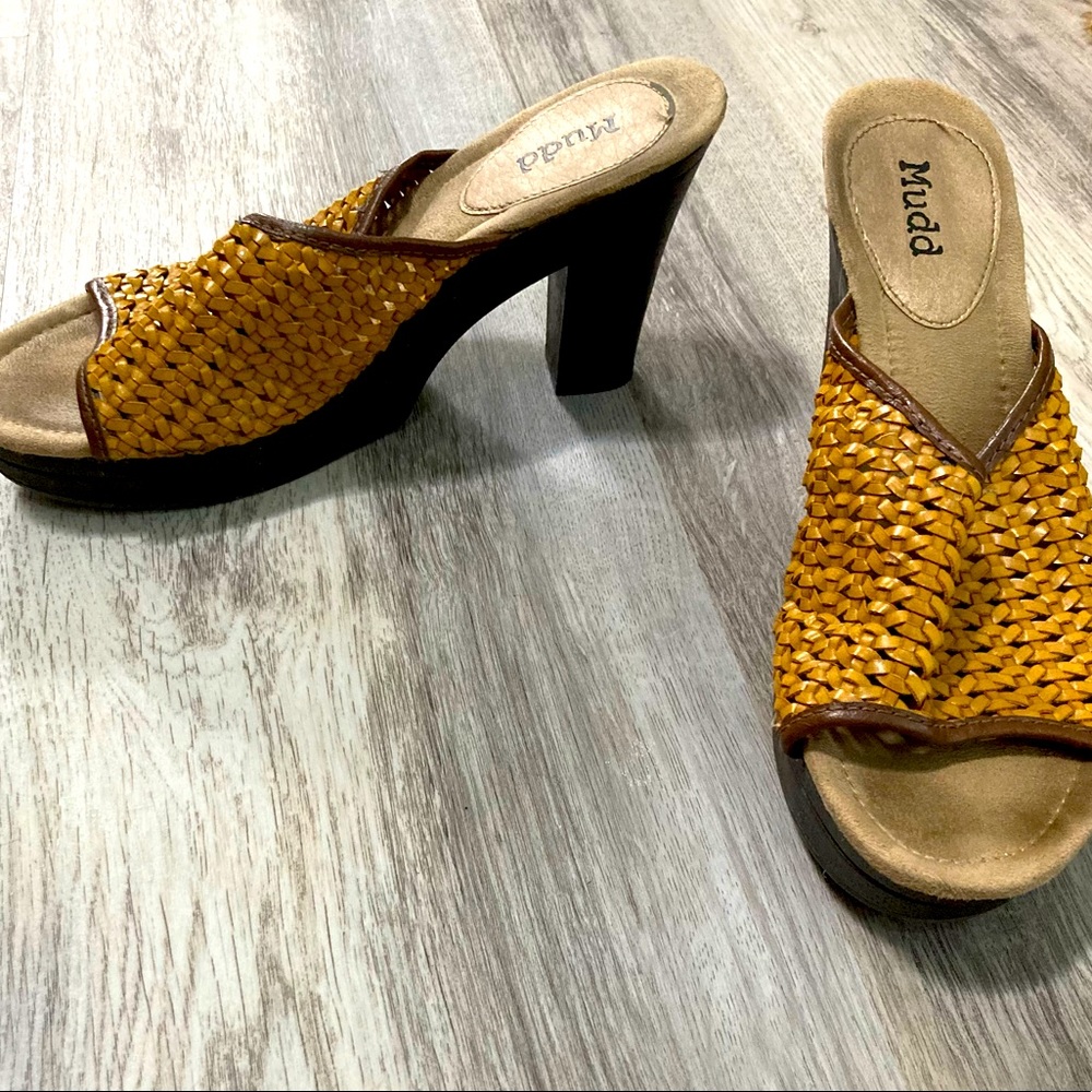 ☀️Mudd|chunky wooden heel with woven strap